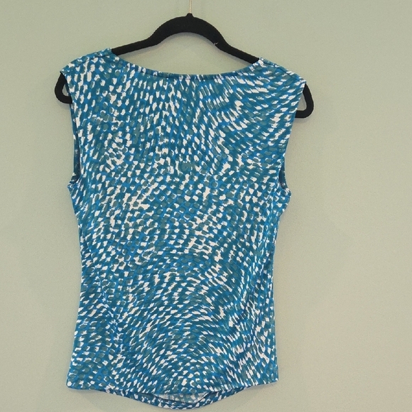 Jones NY Blue, White & Green Ocean Patterned Ruched Sleeveless Blouse Small - Picture 5 of 8